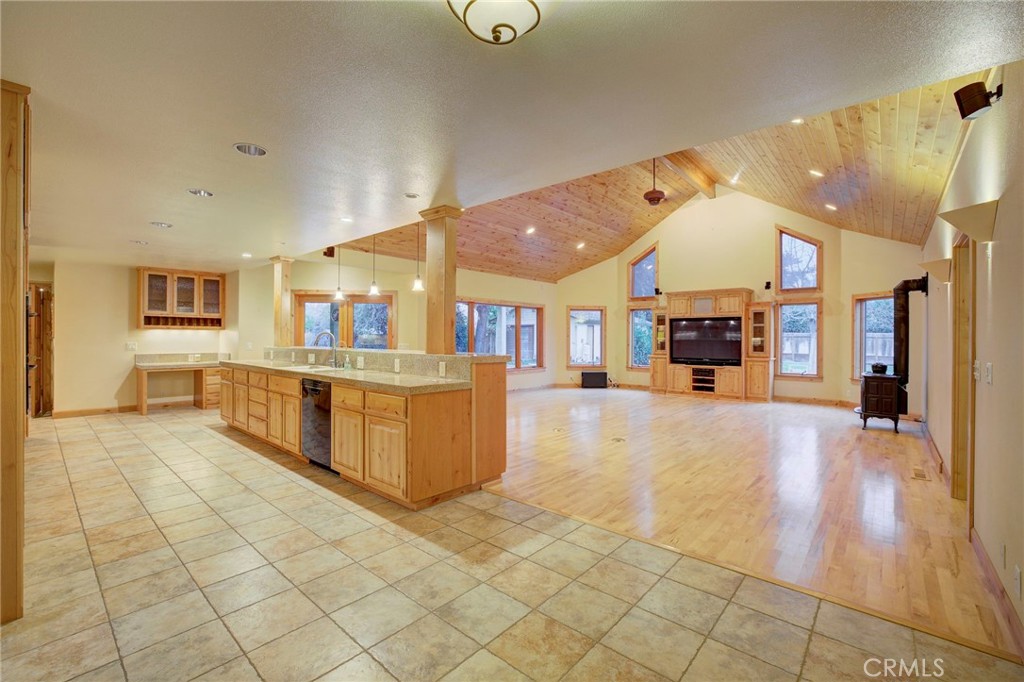 1236 Glenwood Avenue Property Photo 6