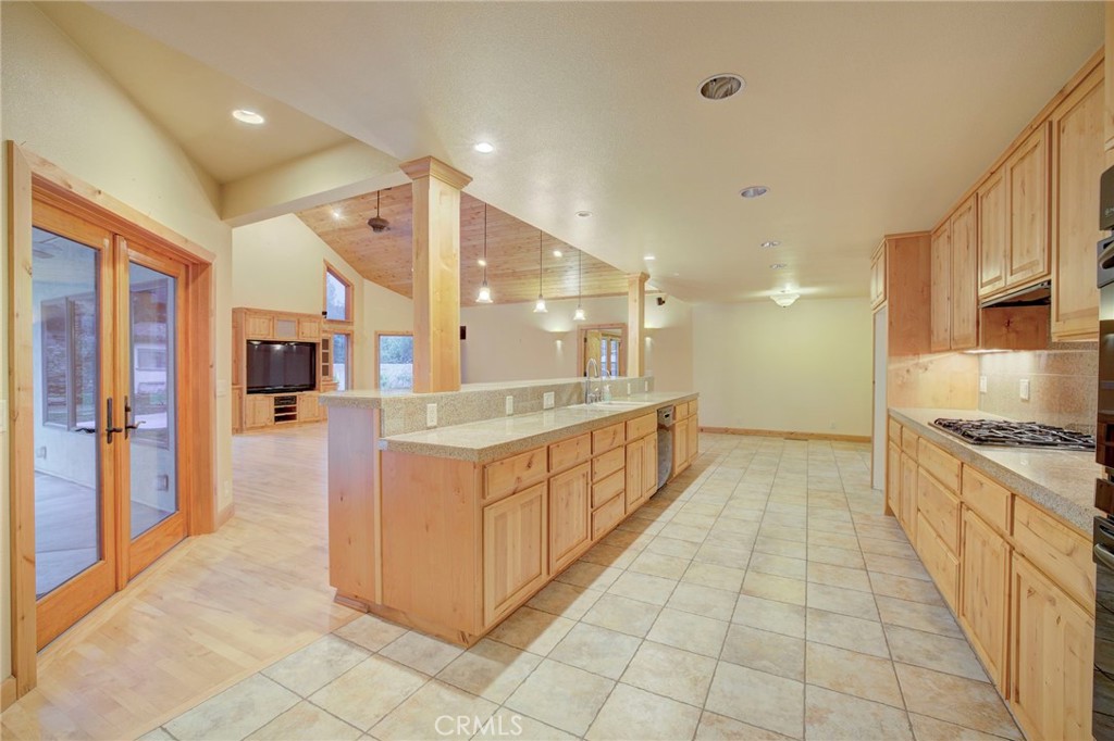 1236 Glenwood Avenue Property Photo 9