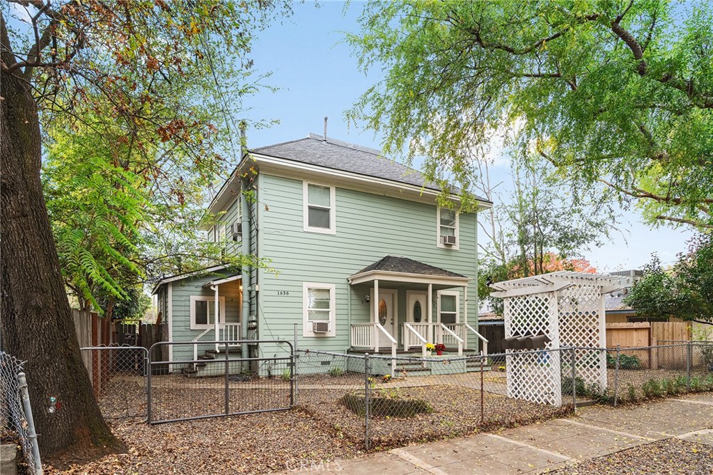 1636 Pine Property Photo 1