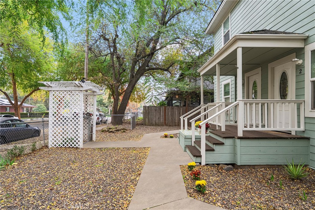 1636 Pine Property Photo 5