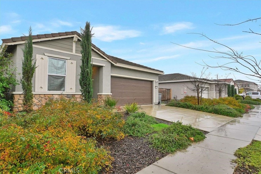 2064 Englebright Way Property Photo 3