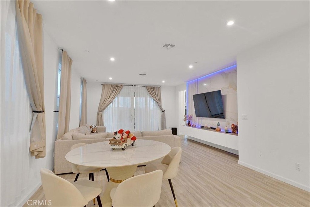 2064 Englebright Way Property Photo 12