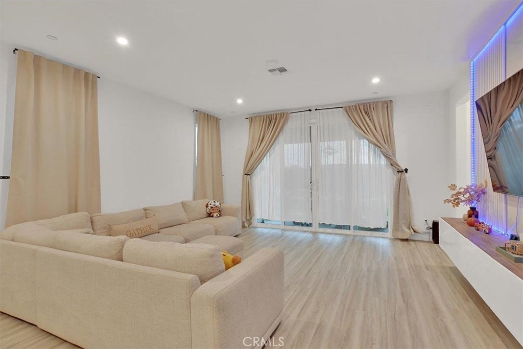 2064 Englebright Way Property Photo 14