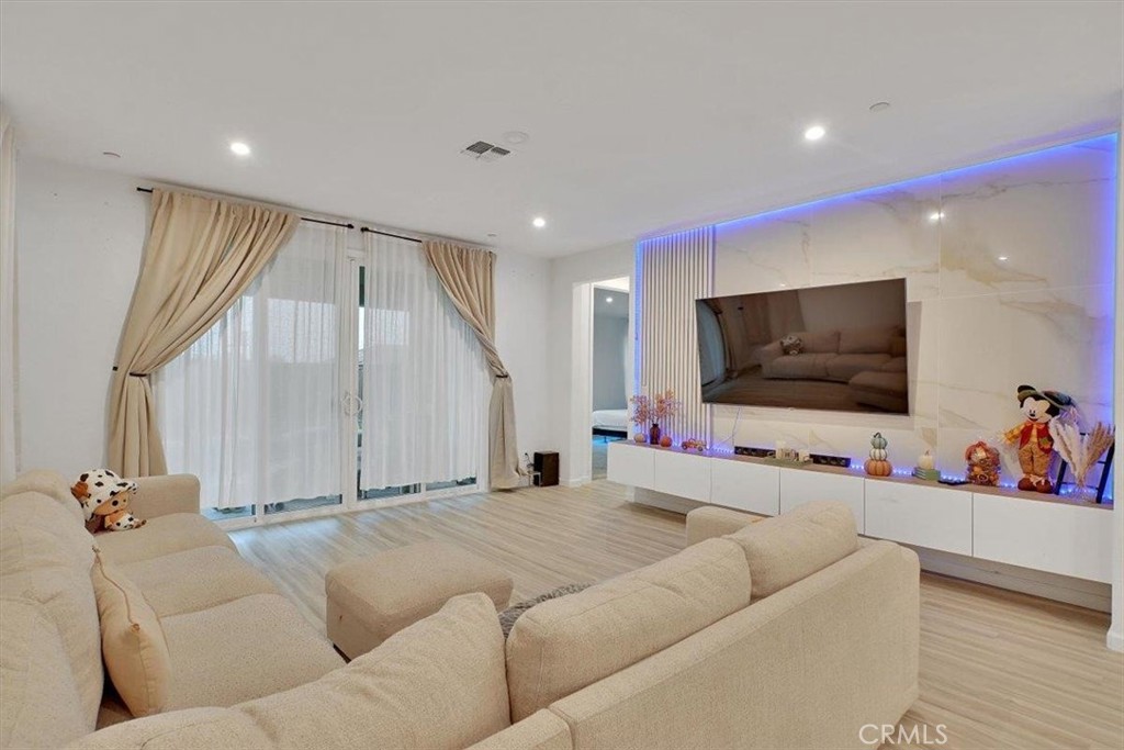 2064 Englebright Way Property Photo 15