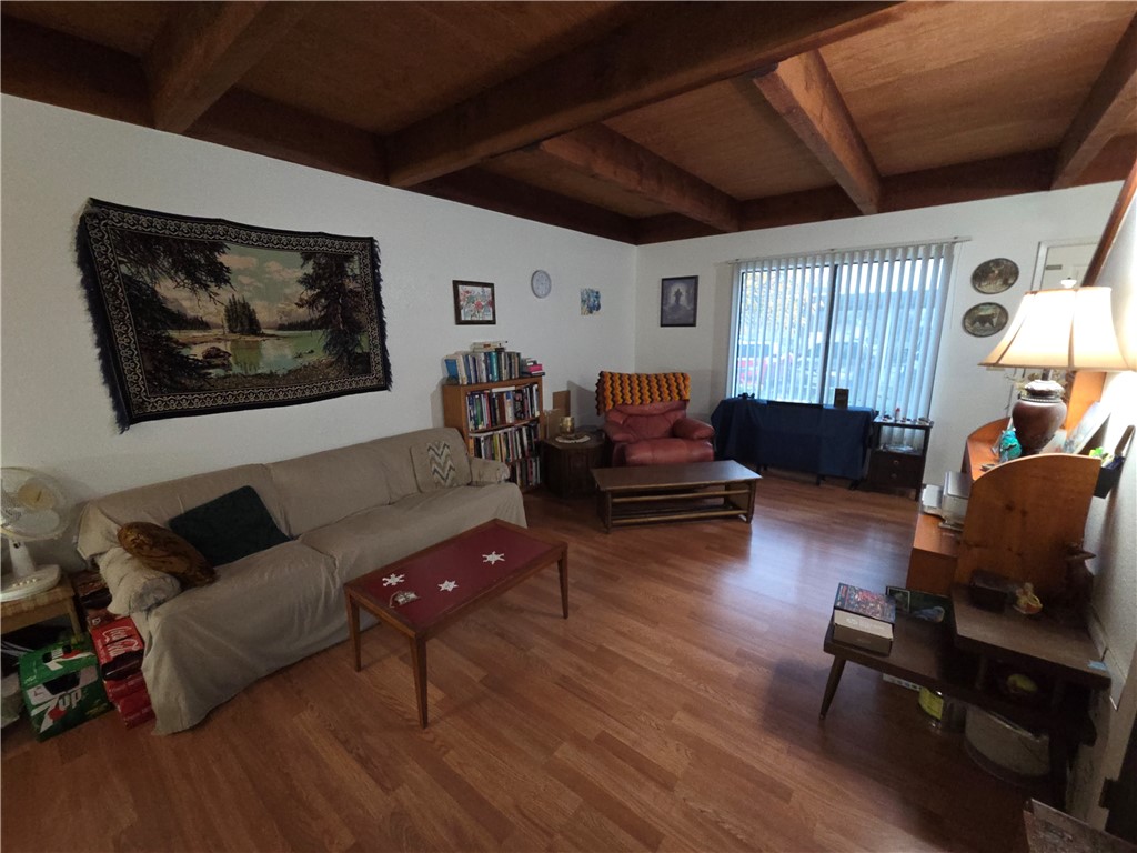 565 North Street Property Photo 3