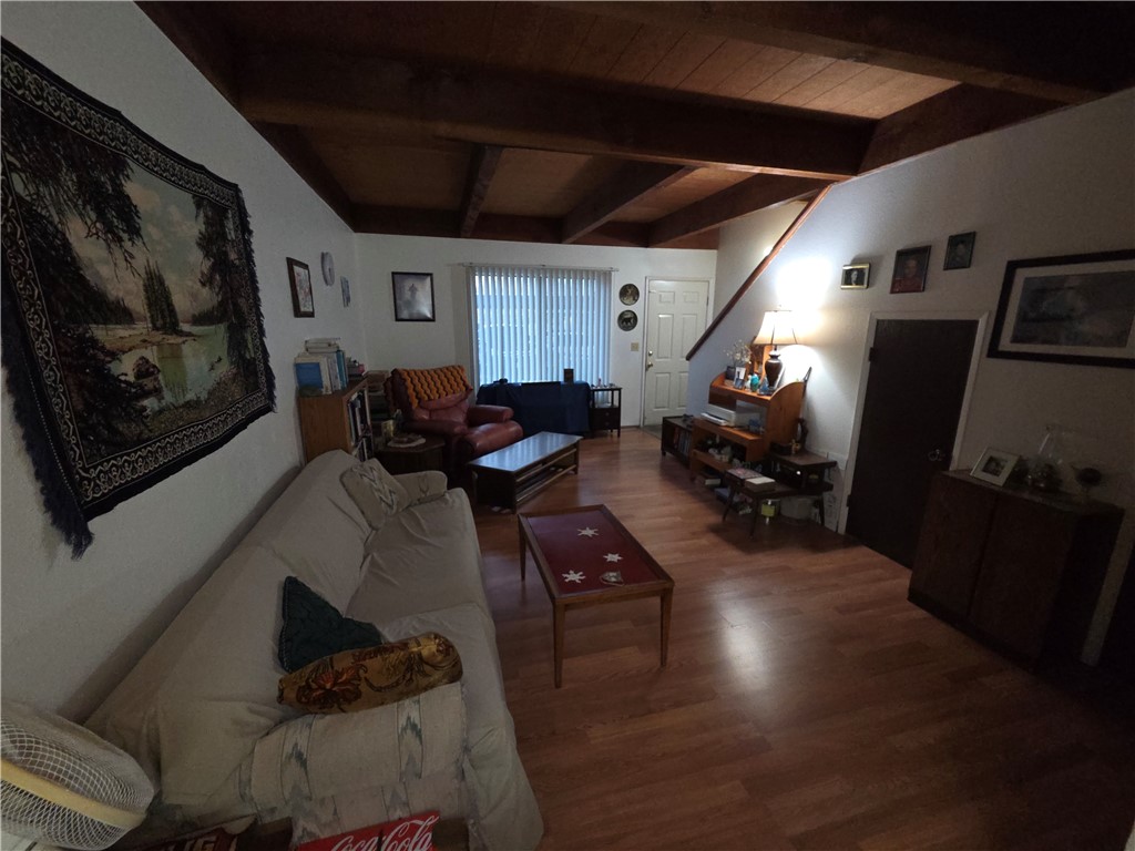 565 North Street Property Photo 4