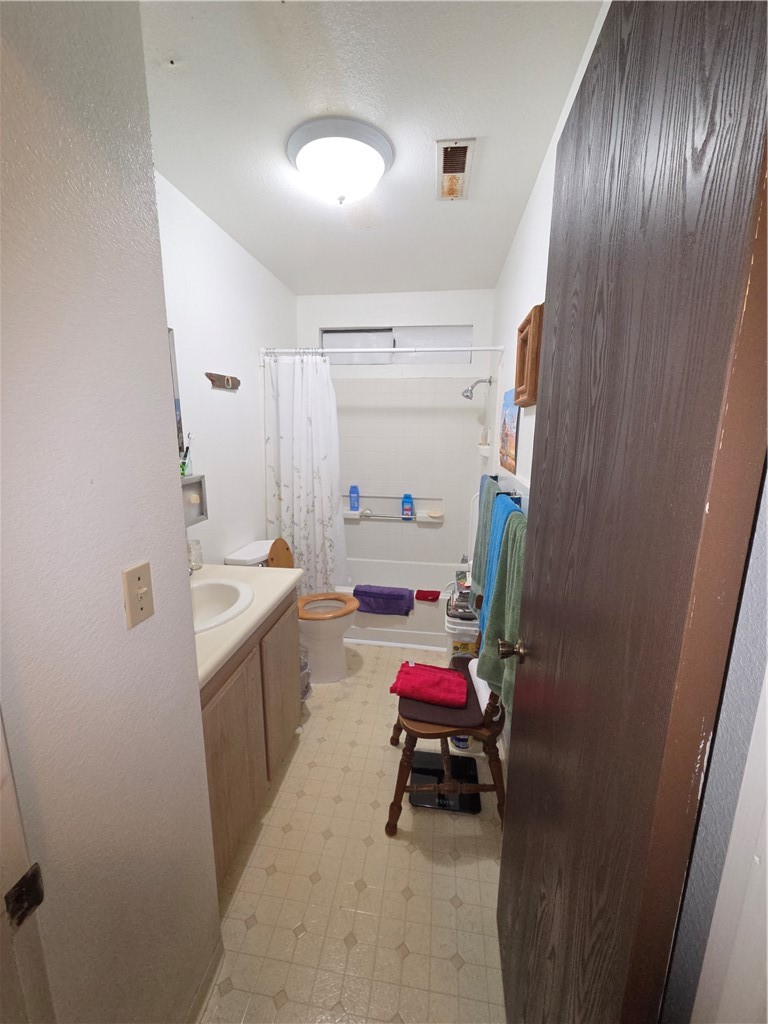 565 North Street Property Photo 15