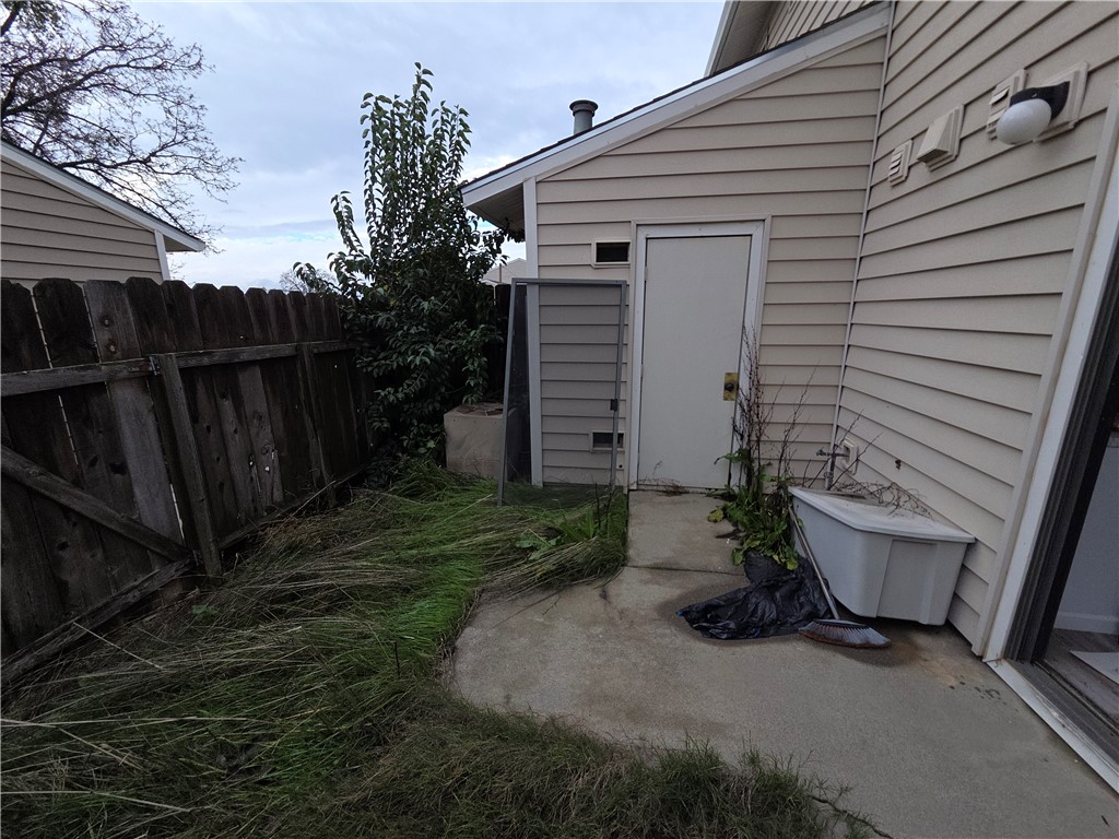 573 North Street Property Photo 25