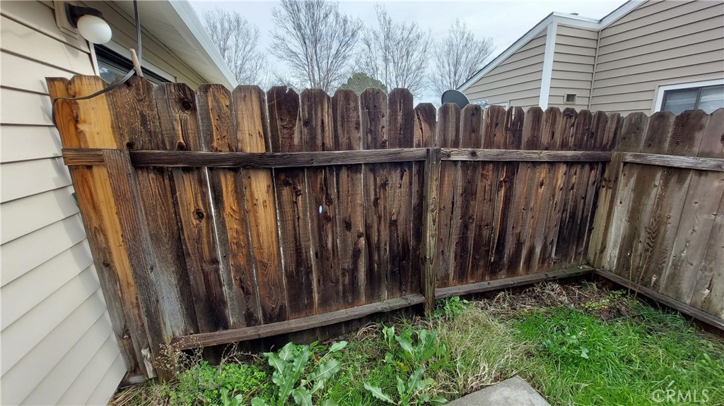 573 North Street Property Photo 27