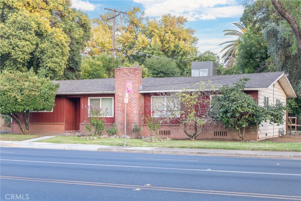 559 East Property Photo 2