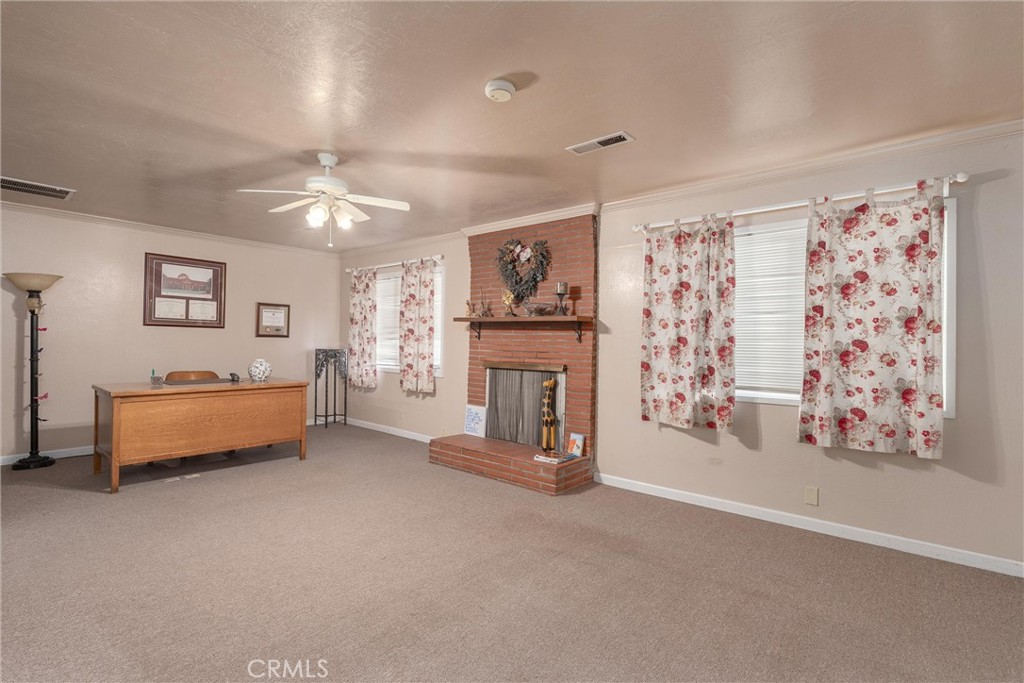 559 East Property Photo 6