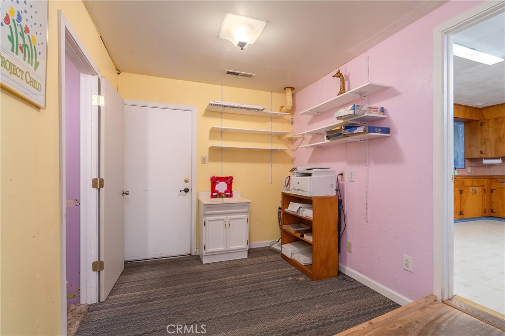 559 East Property Photo 15