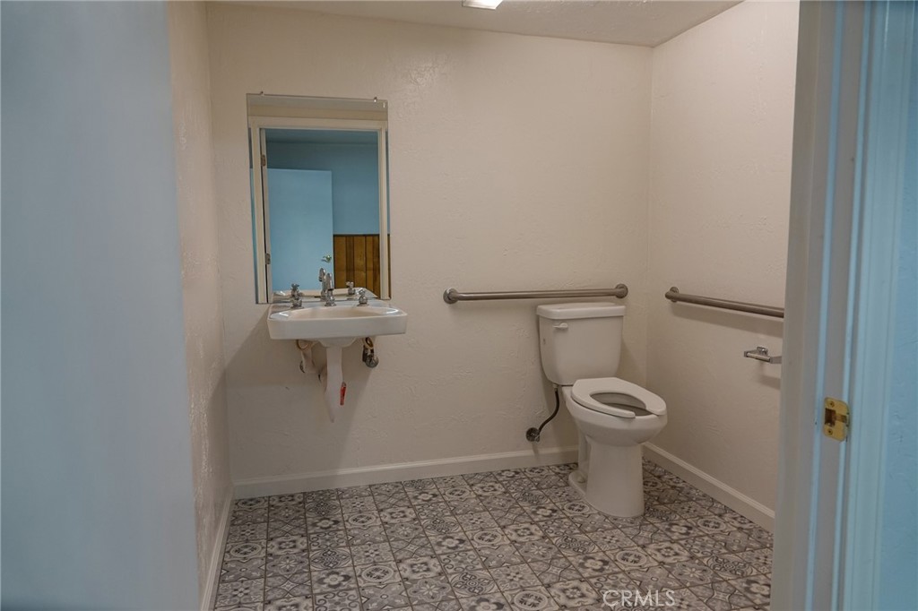 559 East Property Photo 20
