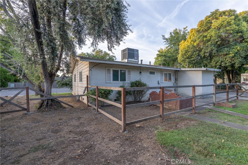 559 East Property Photo 24