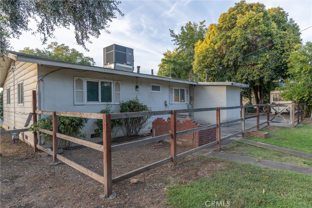 559 East Property Photo 25
