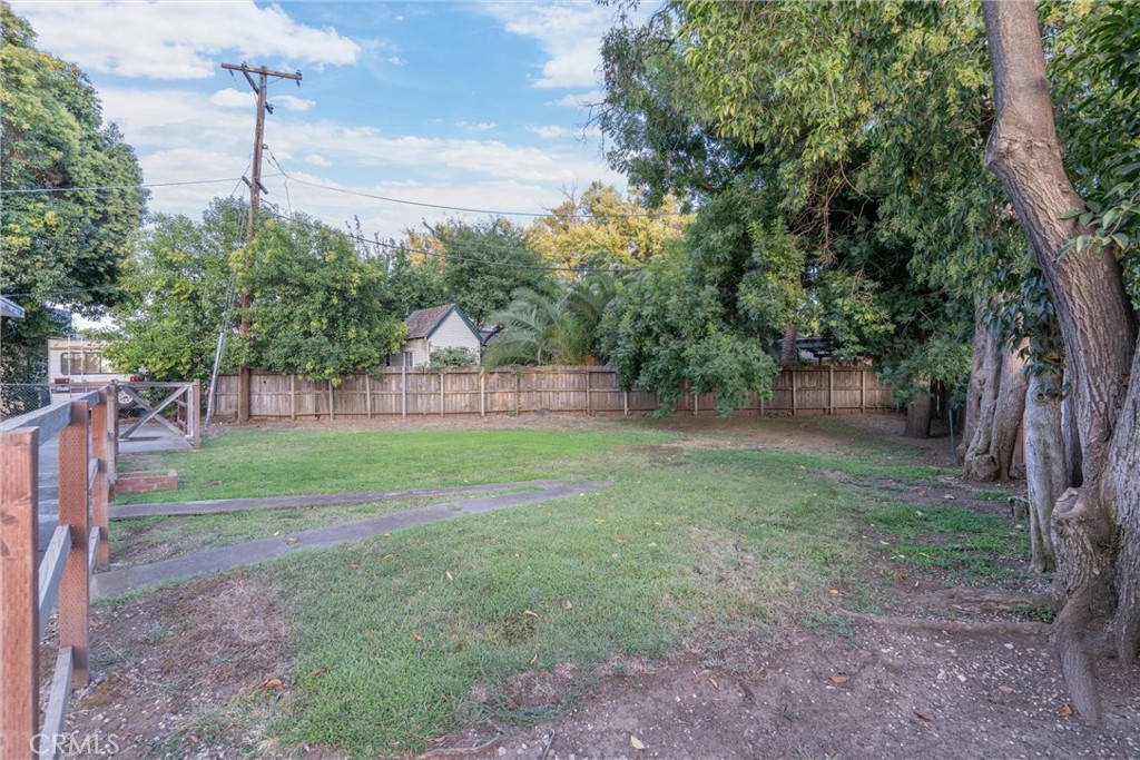 559 East Property Photo 26