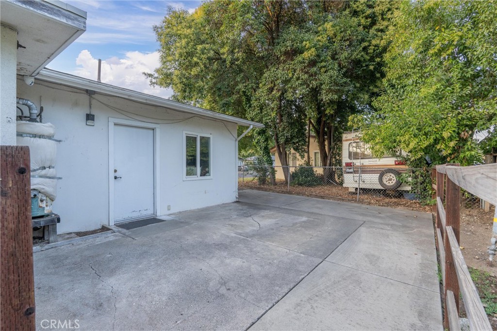 559 East Property Photo 29