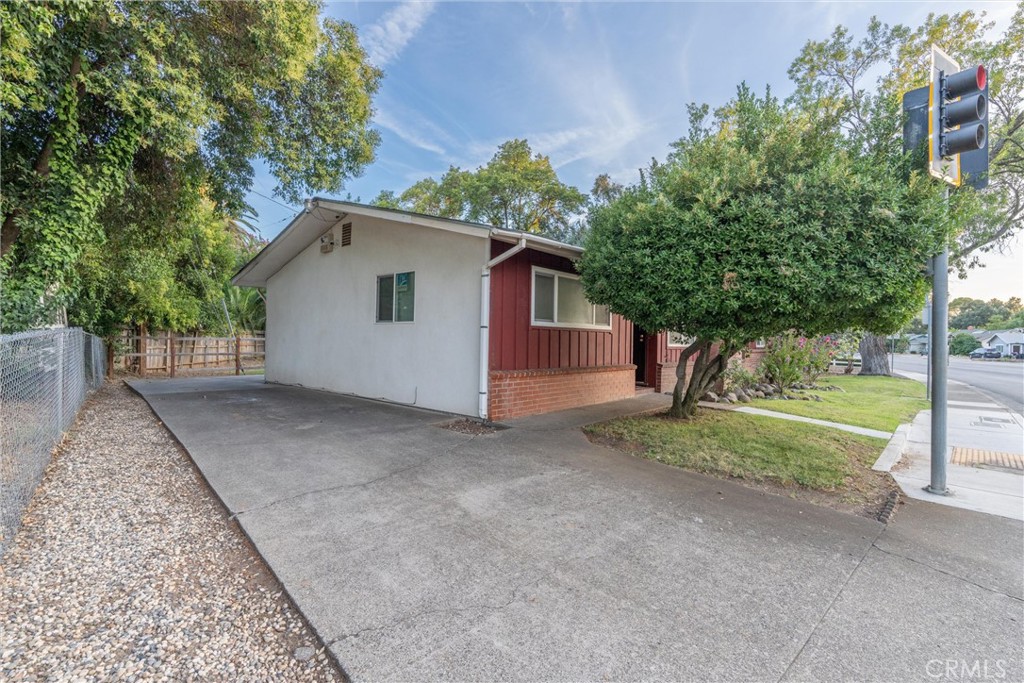 559 East Property Photo 30