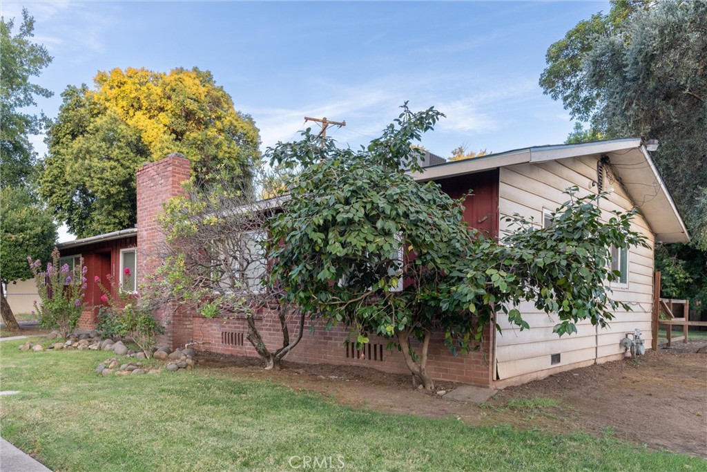 559 East Property Photo 32
