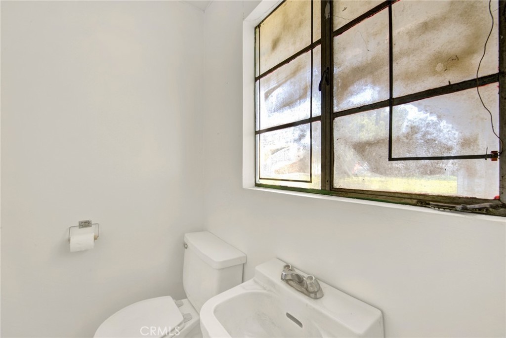 7918 Hwy 99 E Property Photo 22