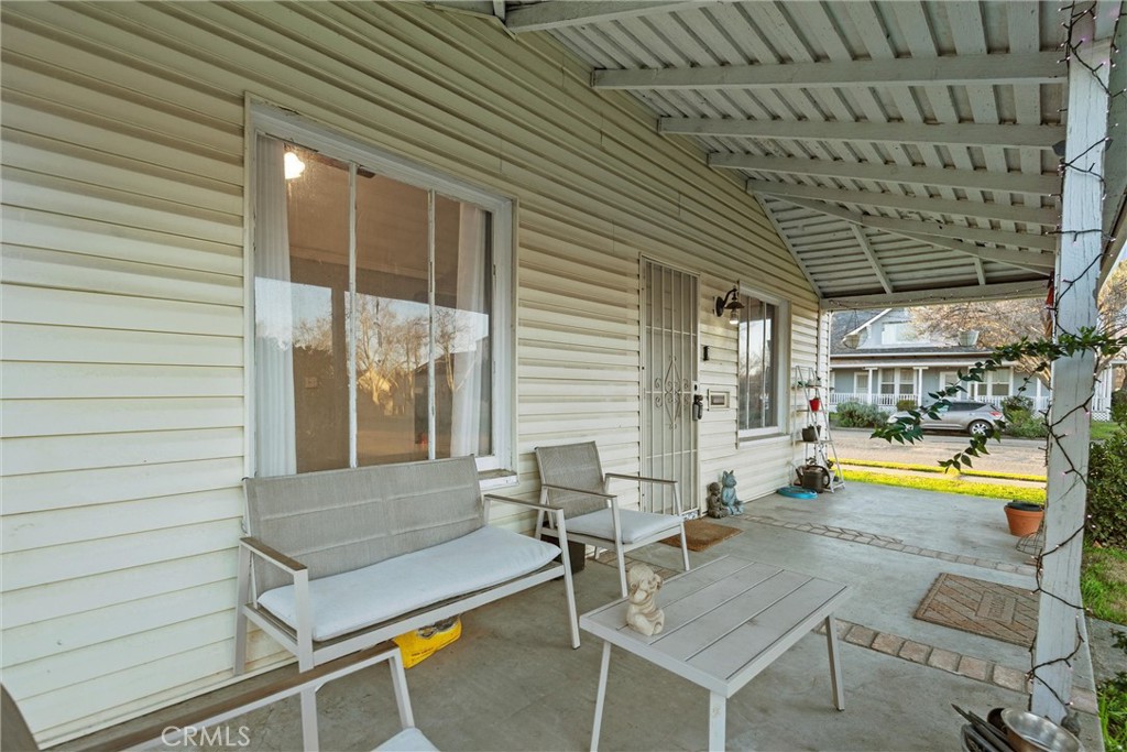 855 Johnson Property Photo 7