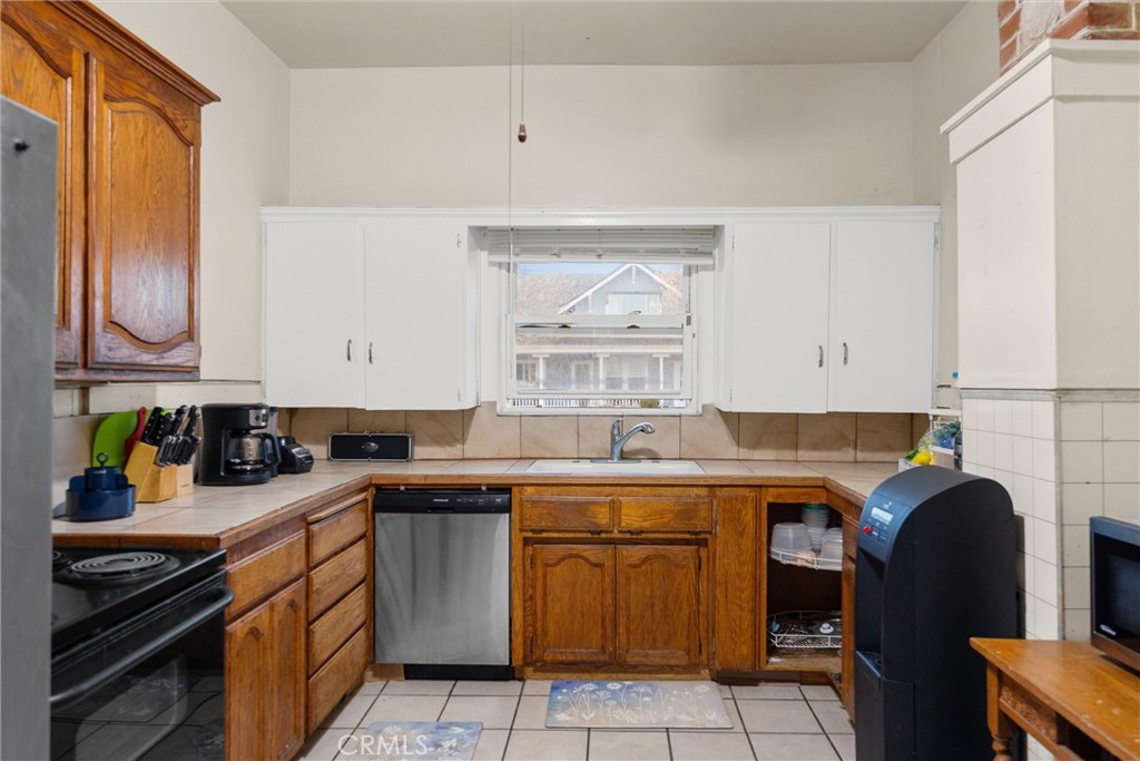 855 Johnson Property Photo 17