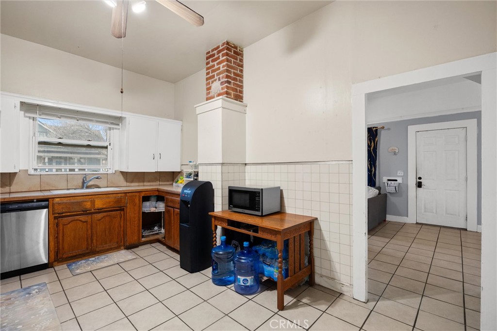 855 Johnson Property Photo 20