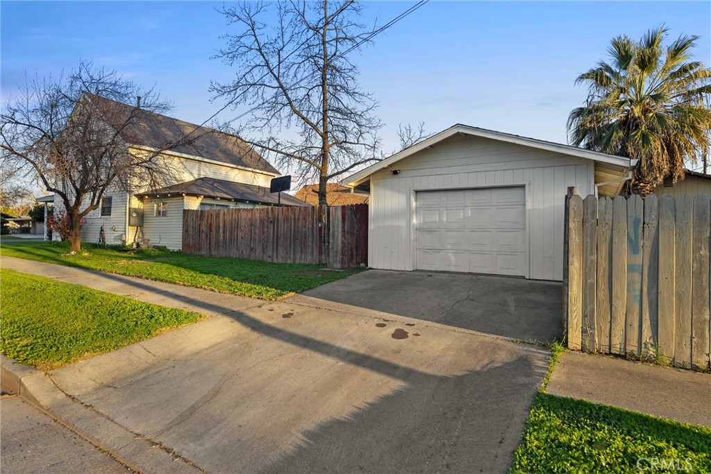 855 Johnson Property Photo 42
