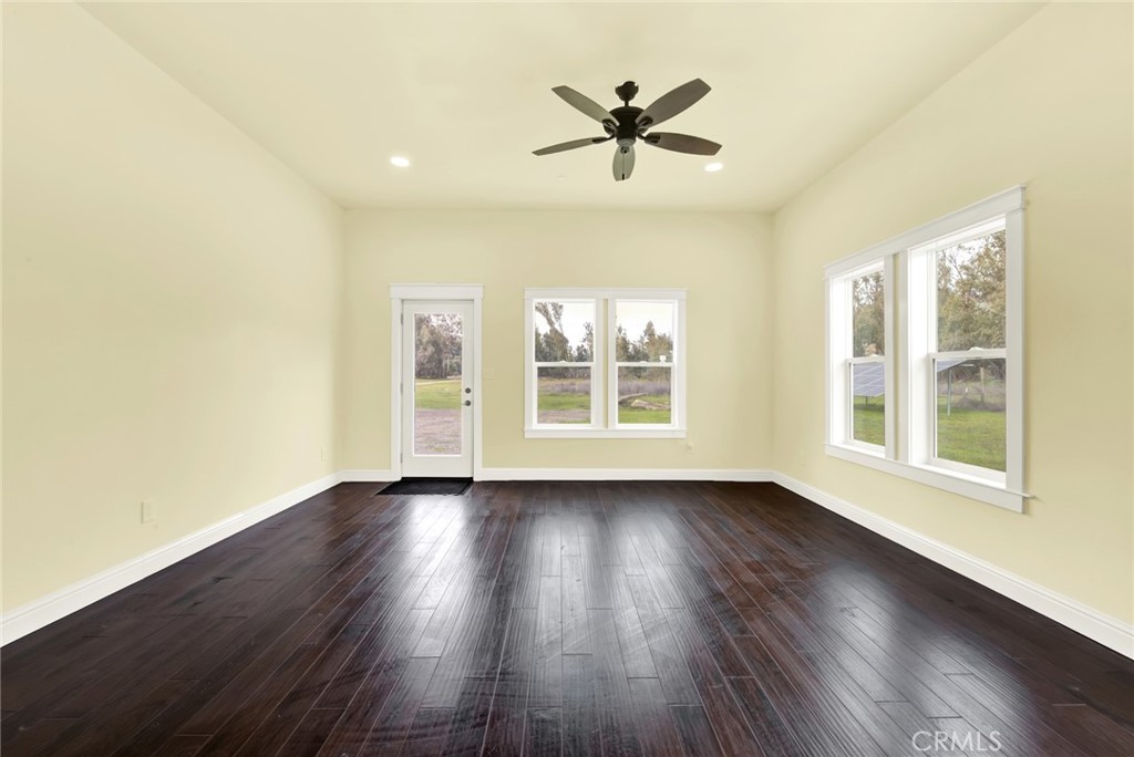 20506 Corning Property Photo 12