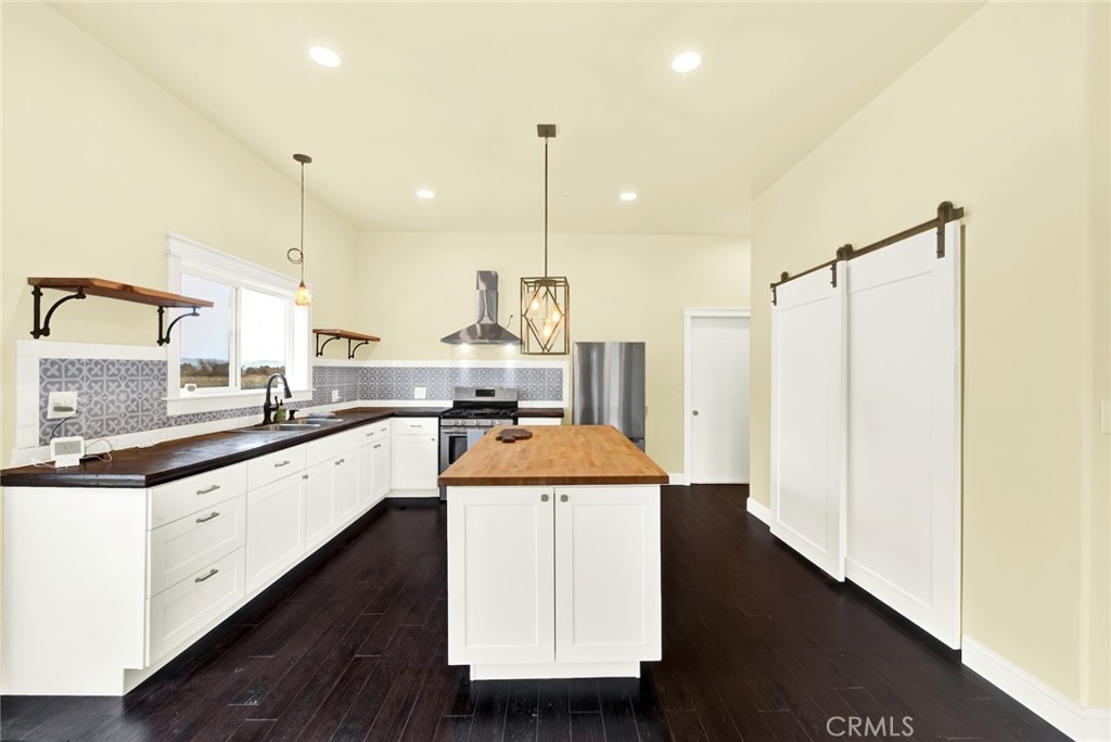 20506 Corning Property Photo 17