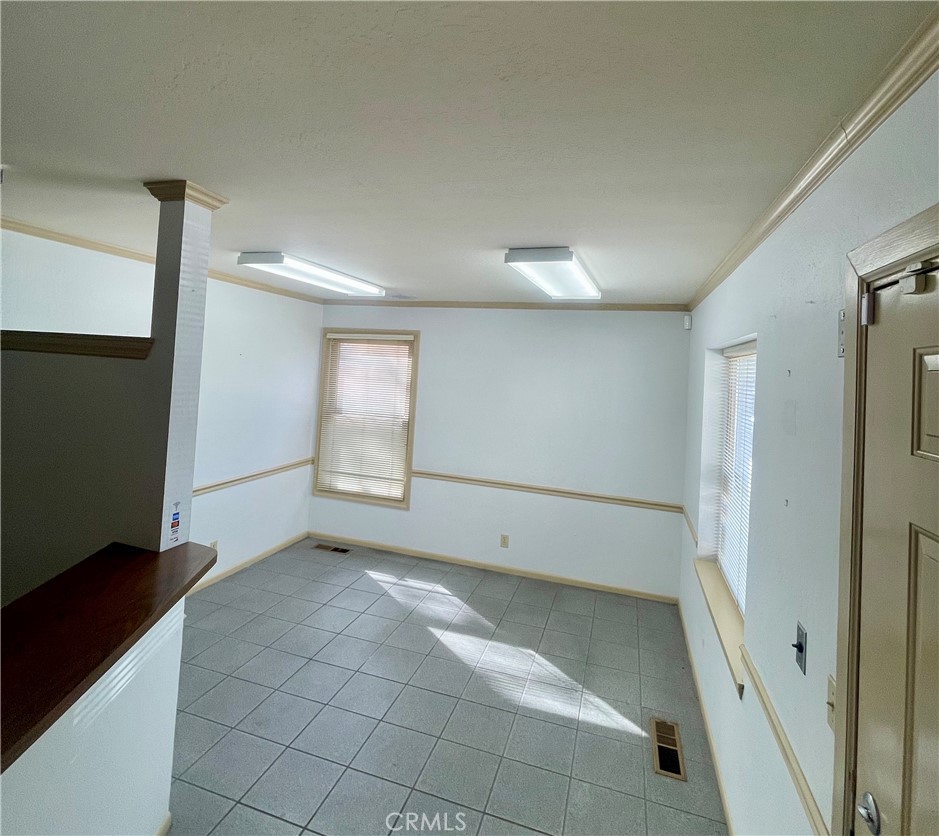 19 Williamsburg Property Photo 5