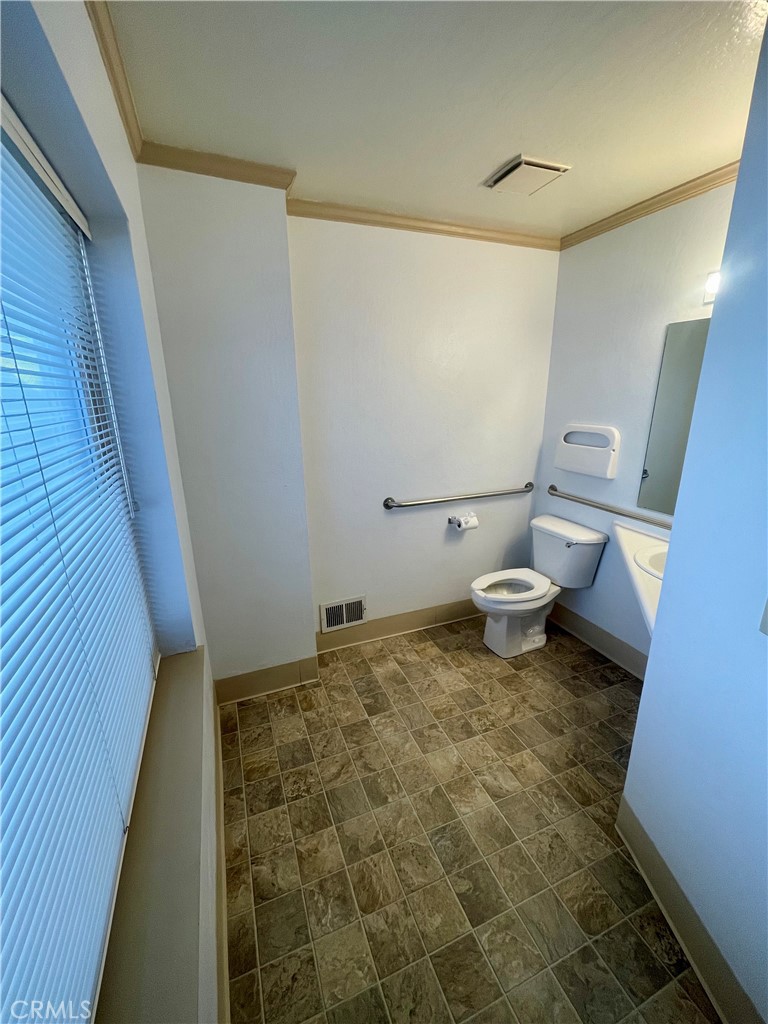 19 Williamsburg Property Photo 6