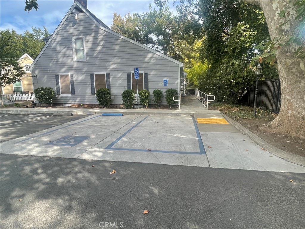 19 Williamsburg Property Photo 24