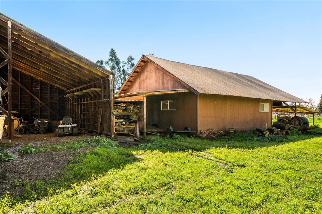 1041 Washington Property Photo 5