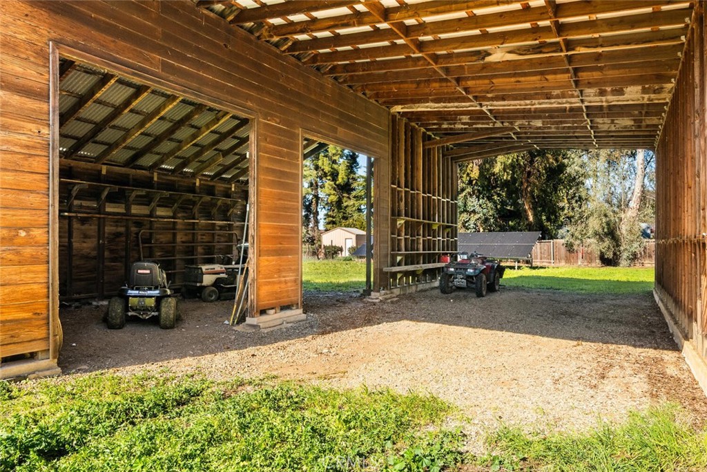 1041 Washington Property Photo 6