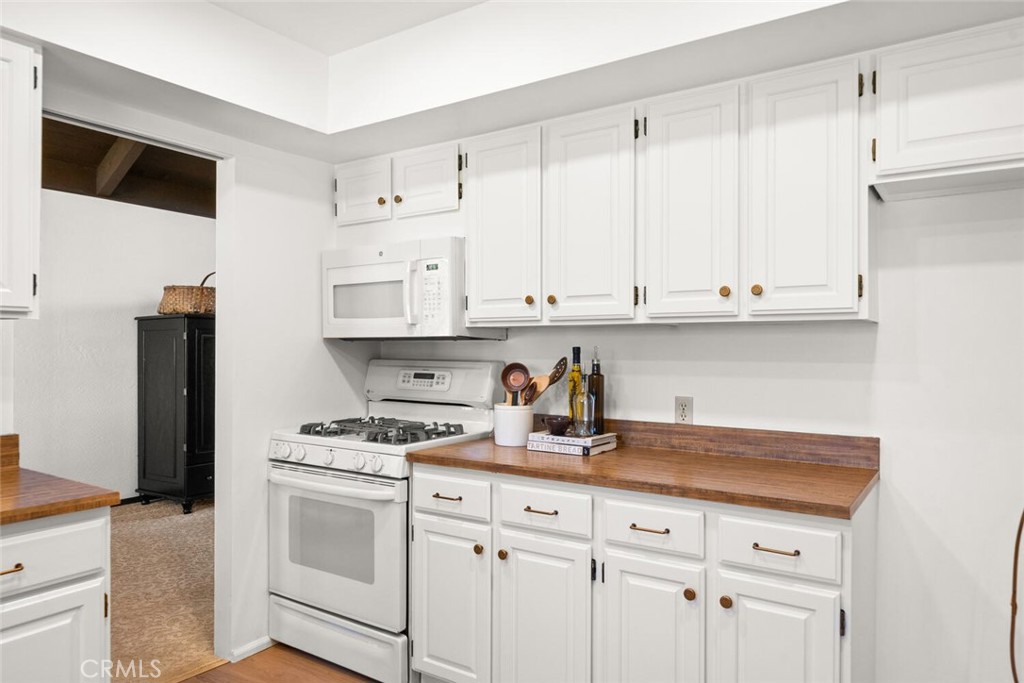 1041 Washington Property Photo 24