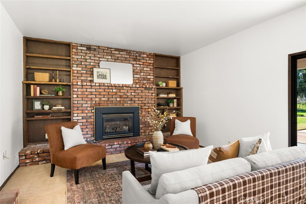 1041 Washington Property Photo 27