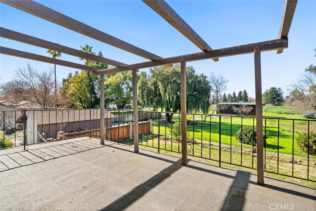 1041 Washington Property Photo 38