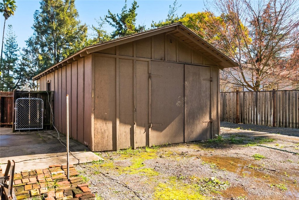 1041 Washington Property Photo 54