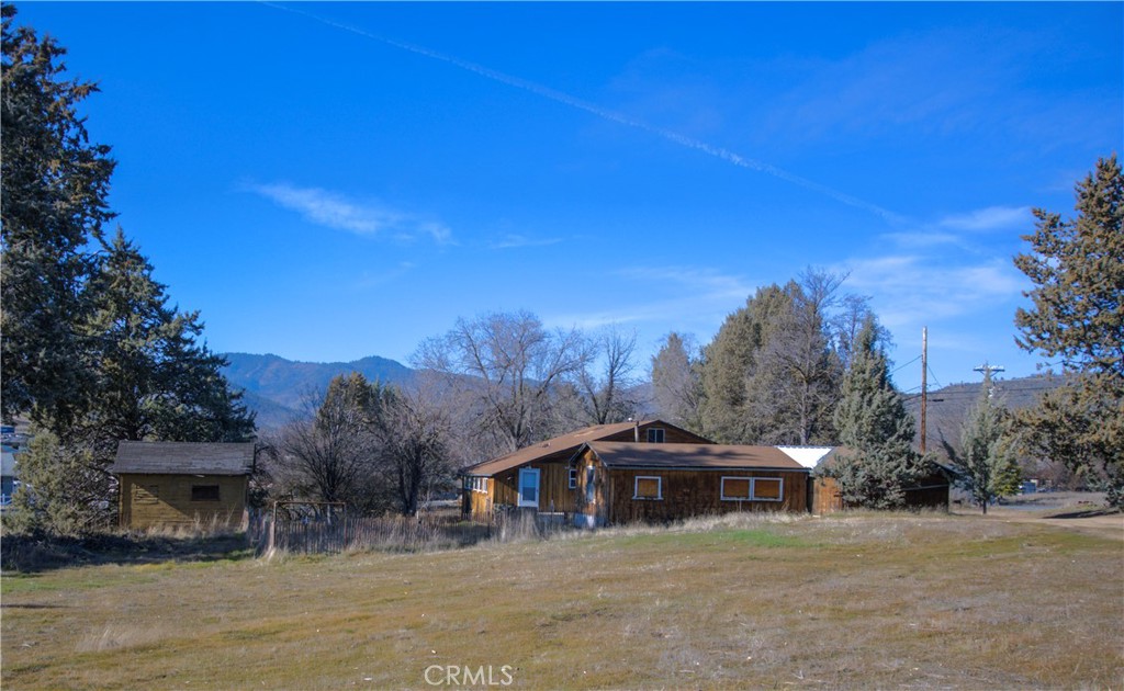 905 Campbell Property Photo 3