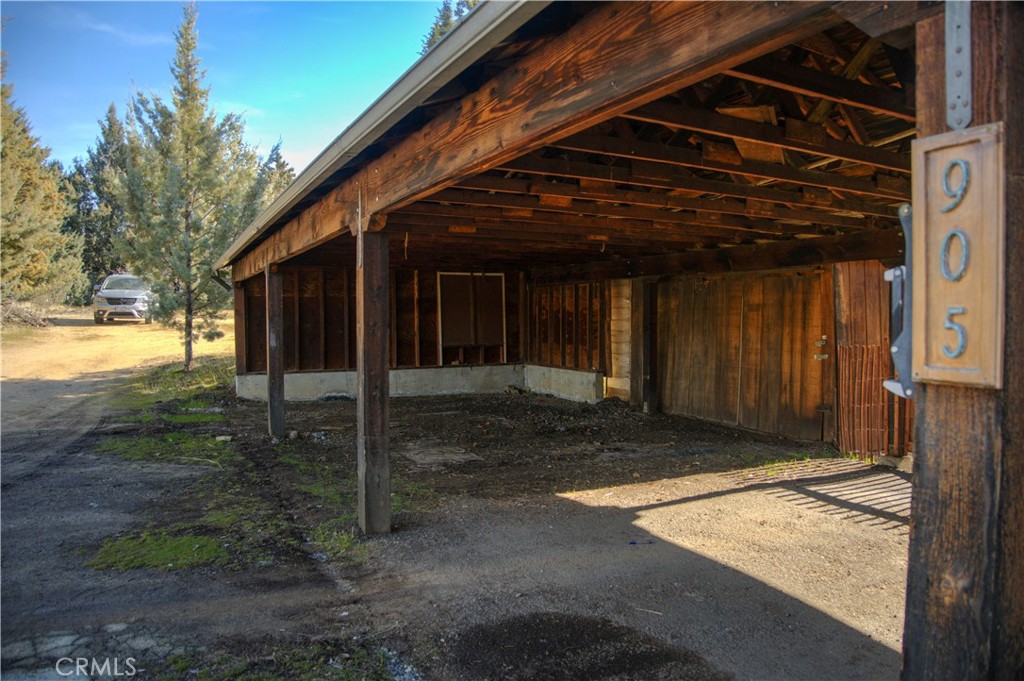905 Campbell Property Photo 5