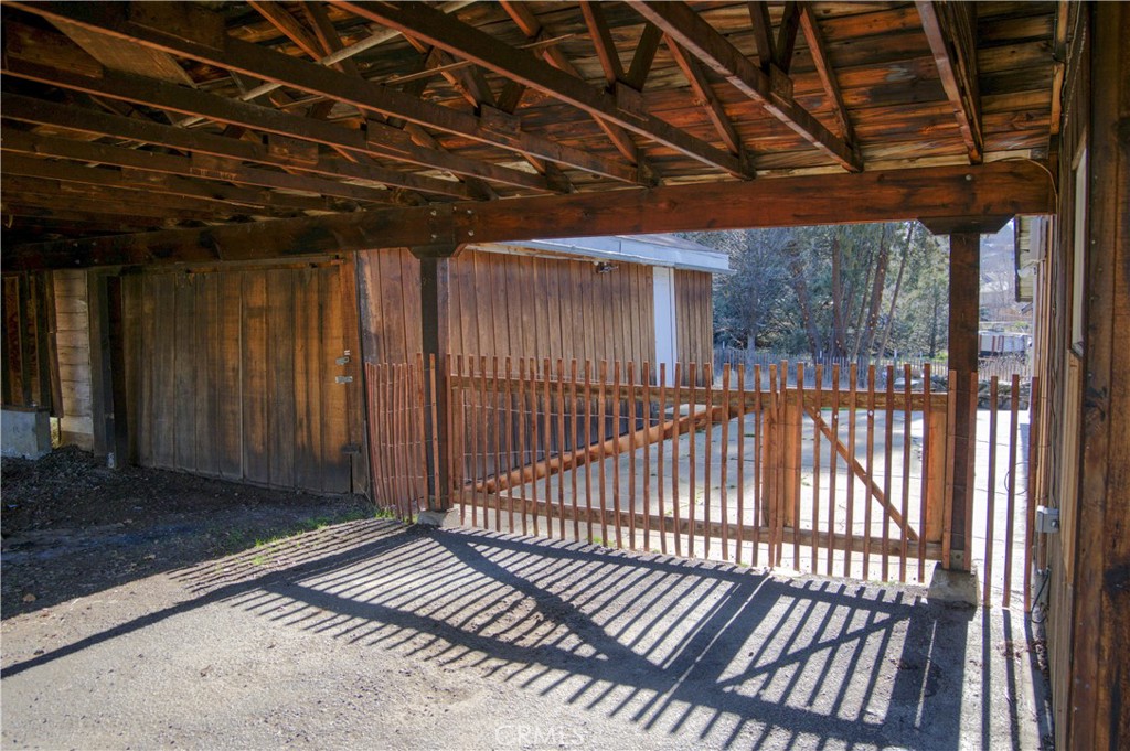 905 Campbell Property Photo 9