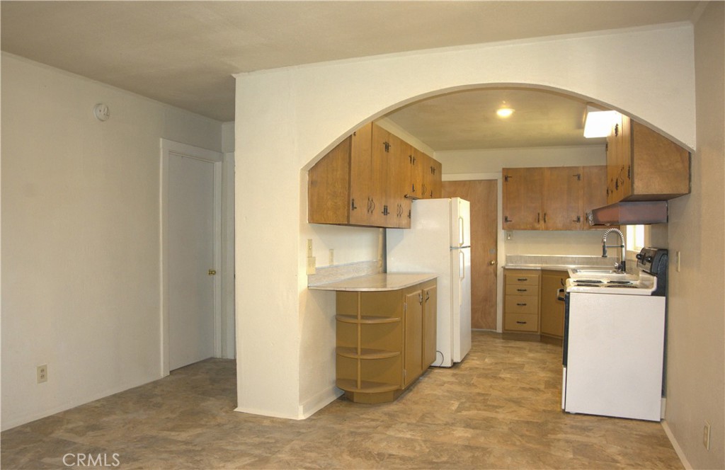 905 Campbell Property Photo 15