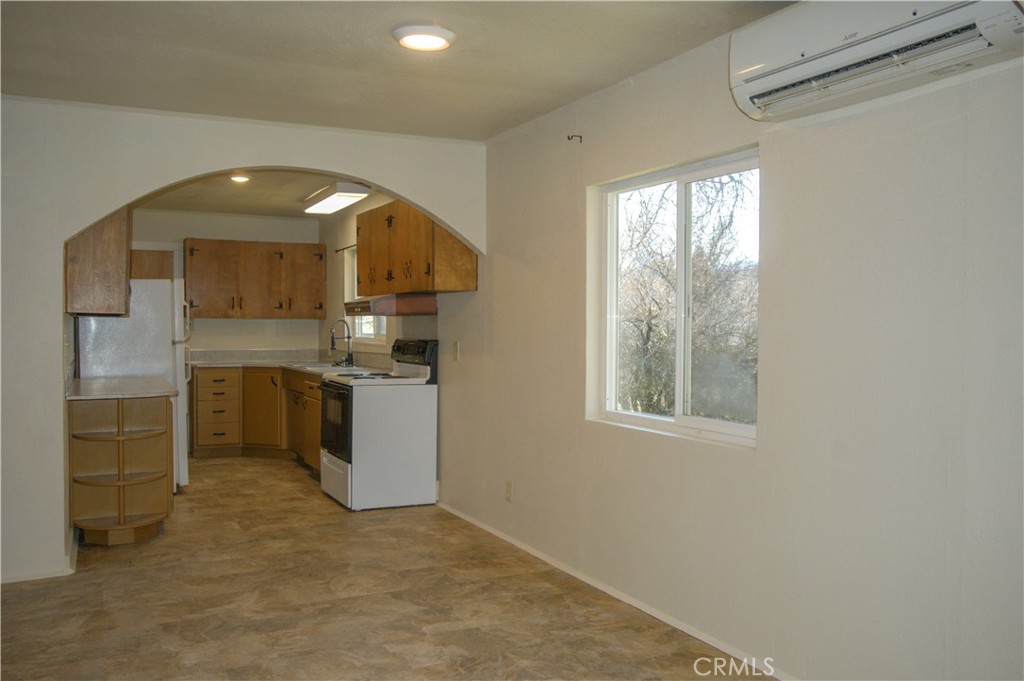 905 Campbell Property Photo 16