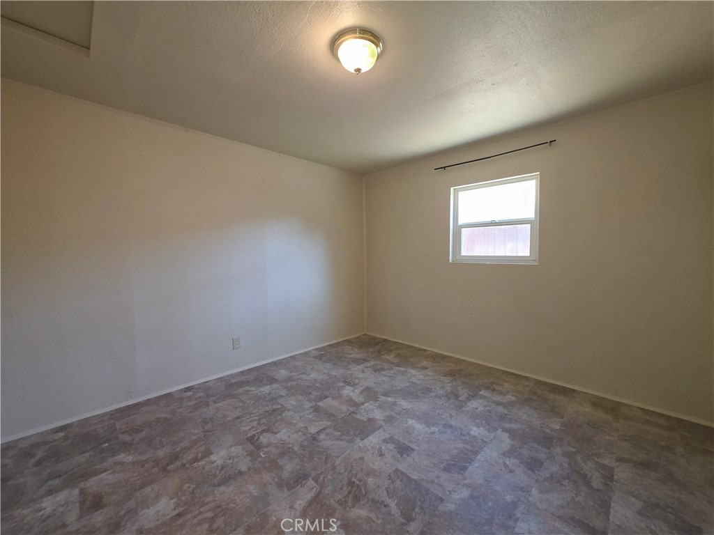 905 Campbell Property Photo 26