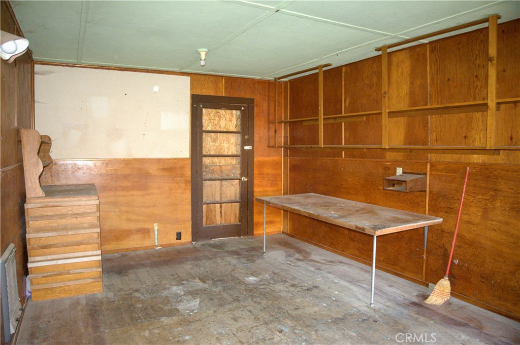 905 Campbell Property Photo 35