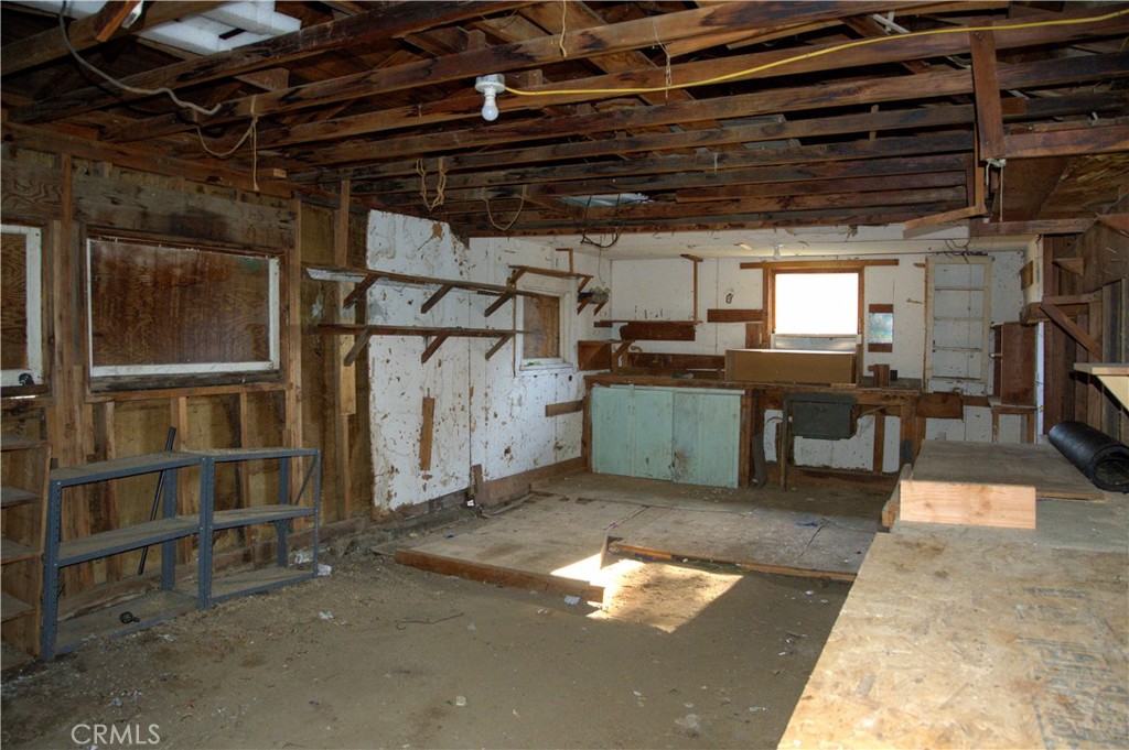 905 Campbell Property Photo 36