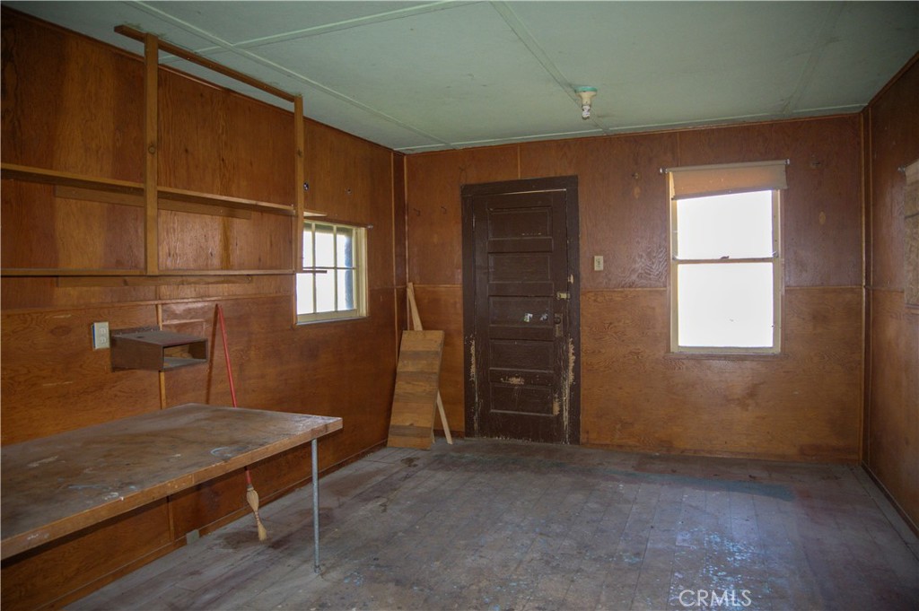 905 Campbell Property Photo 39
