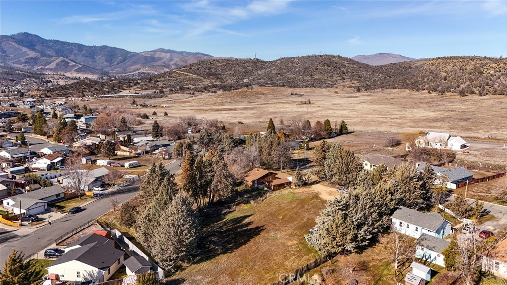 905 Campbell Property Photo 44