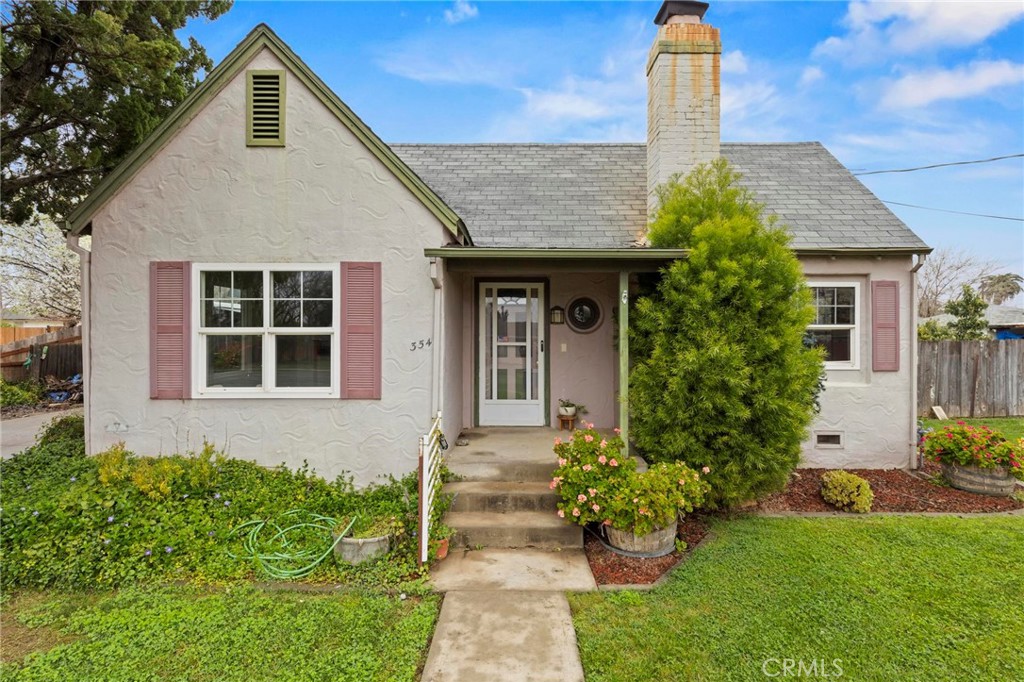 354 Oak Property Photo 1